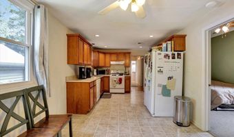224 Walling Pl, North Middletown, NJ 07748