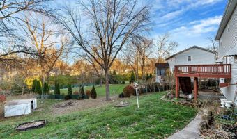 279 Oakleigh Woods Dr, Ballwin, MO 63011