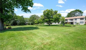 30 Sweet Meadows Ct 26, Narragansett, RI 02882