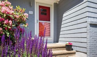 71 Primrose Hill Rd, Barrington, RI 02806