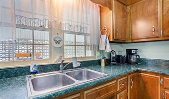 711 Parrish Ave, Adel, GA 31620