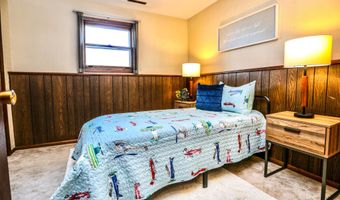 903 Willow Dr, Aberdeen, SD 57401