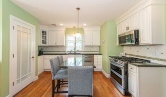 112 Main St, Bayonne, NJ 07035