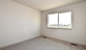 533 S 10th St, Berthoud, CO 80513