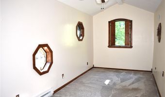 2071 Dewey Rd, Ashtabula, OH 44004