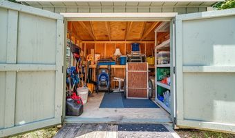 18 Plum Tree Rd, Amherst, MA 01002