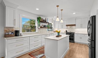 830 S Parkview Dr, Aurora, OH 44202