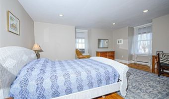 10 Pell St 3B, Newport, RI 02840