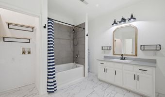 202 N Walnut St, Anderson, MO 64831