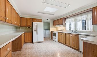 24 COASTAL Dr, Berlin, MD 21811