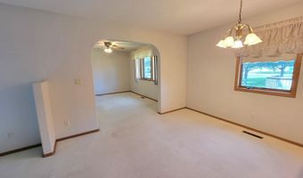 2710 Railroad Cir, Aberdeen, SD 57401