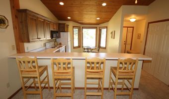 306 Emerald Dr, Arnolds Park, IA 51331