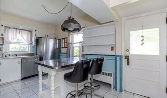 71 Clarence St, Cranston, RI 02910