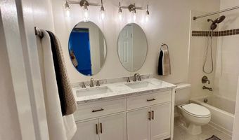 3310 WYNDHAM Cir 215, Alexandria, VA 22302