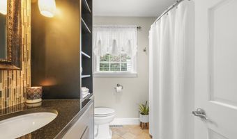 5 Lancaster Ln, Bourne, MA 02532