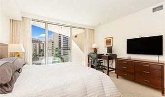 223 Saratoga Rd 814, Honolulu, HI 96815