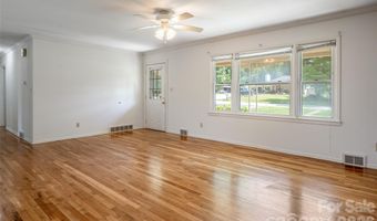 52 Blake Dr, Arden, NC 28704