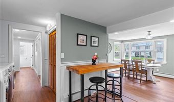 4 Sherbrooke Rd, Barrington, RI 02806