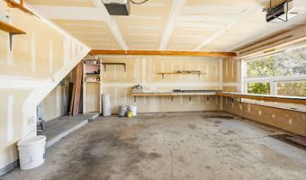 1105 Ivy Ln, Ashland, OR 97520