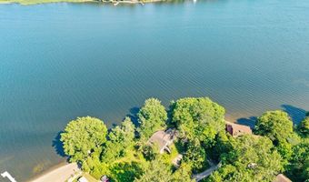 14 Macomber Pt, Alburgh, VT 05440