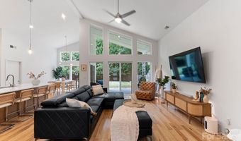 3931 Belshire Ln, Charlotte, NC 28205