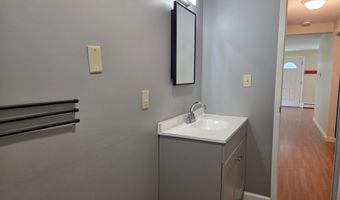 92 Chester Tpke 1St Floor, Auburn, NH 03032