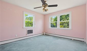 32 Brookfarm Rd, North Providence, RI 02904