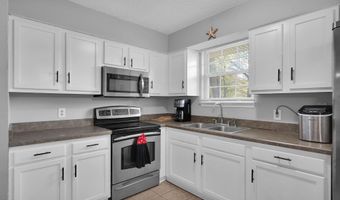 648 W OLIVER St, Baldwin, FL 32234