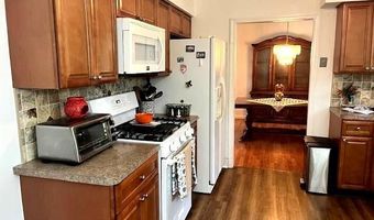 2 CLARK Dr, Barrington, NJ 08007