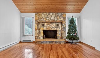 35 Greenlawn Rd, Amawalk, NY 10501