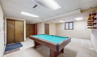 512 12th Ave NW, Altoona, IA 50009