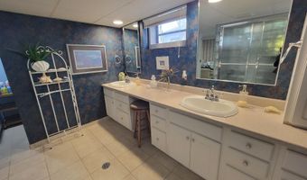 817 N Main St, Aberdeen, SD 57401