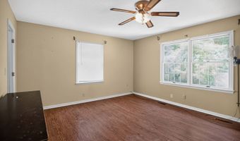 823 Birdie Dr, Abingdon, VA 24211