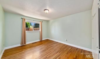 4809 W Greenbrier Dr, Boise, ID 83705