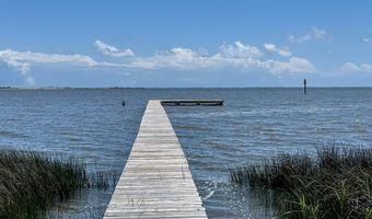 146 Bay Ave, Apalachicola, FL 32320