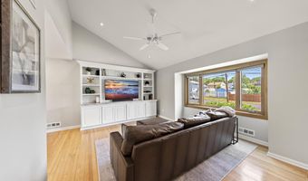 522 Mackey Ave, Belford, NJ 07718