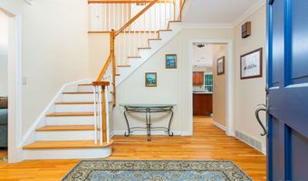 6 Valley Ct, Bethel, CT 06801