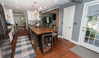 148 Middle River Rd, Danbury, CT 06811