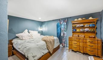 527 E High St, Ashley, OH 43003