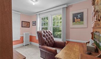 112 County Rd, Barrington, RI 02806