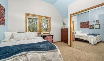 335 NW 17th St, Bend, OR 97701
