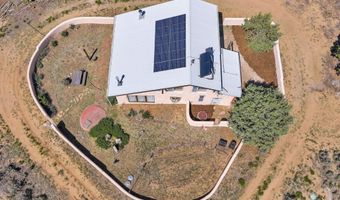 77 North Rd, Carson, NM 87517