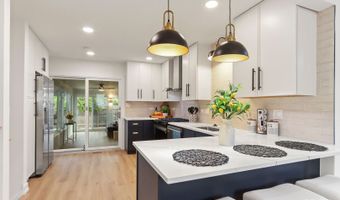 1942 Trail Ridge St, Arlington Heights, IL 60004