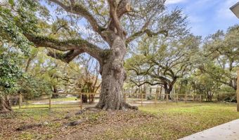 218 Thomas St, Bay St. Louis, MS 39520