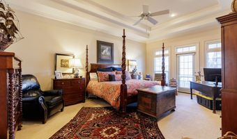 708 Town And Country Dr, Adel, GA 31620