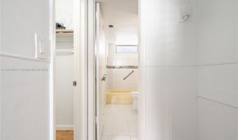 3030 Marcos Dr T-412, Aventura, FL 33160