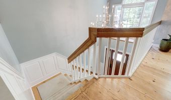 35 Woodsedge Ct, Berlin, CT 06037