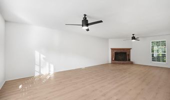 1313 River Oaks Dr, Benton, AR 72019