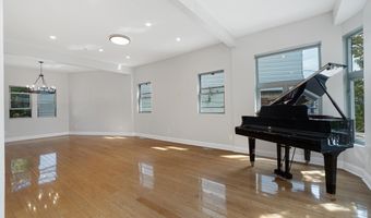 51 W 48TH St, Bayonne, NJ 07202