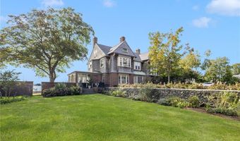 221 Hope St 2, Bristol, RI 02809
